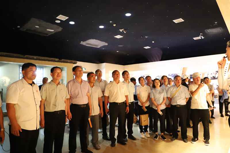 走進革命圣地 領悟初心使命 —長田實業(yè)黨支部開展“慶七一”紅色教育活動 走進革命圣地 領悟初心使命 —長田實業(yè)黨支部開展“慶七一”紅色教育活動