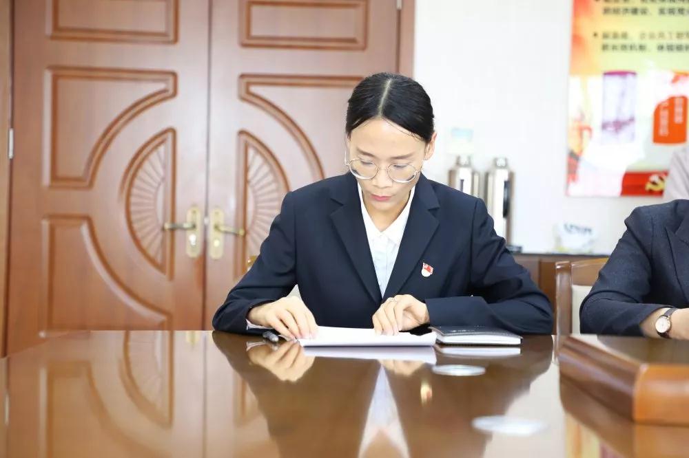 注入新鮮血液 筑牢戰(zhàn)斗堡壘 —長田實業(yè)黨支部召開納新大會 接收3名預備黨員 注入新鮮血液 筑牢戰(zhàn)斗堡壘 —長田實業(yè)黨支部召開納新大會 接收3名預備黨員